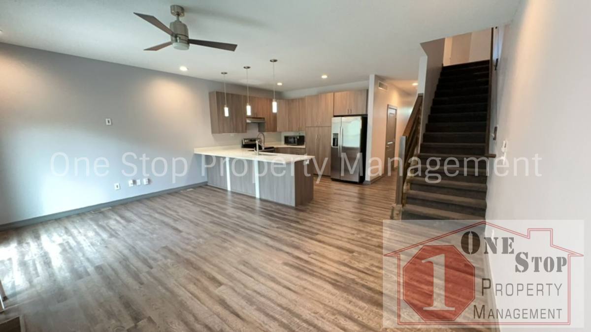 Townhouse for rent at 1232 NW 77th St, Kansas City, MO 64118