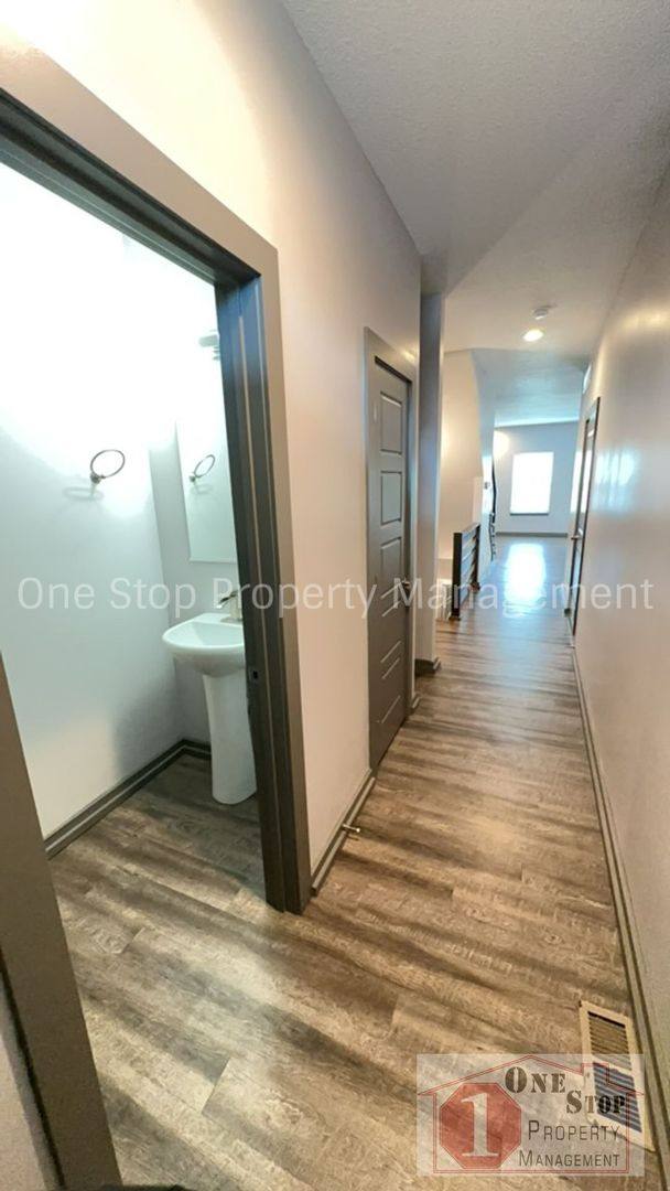 Townhouse for rent at 1232 NW 77th St, Kansas City, MO 64118