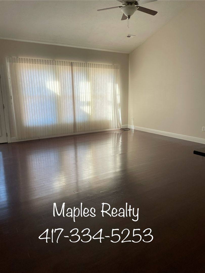 House for rent at 123 N Tuscany Dr, Hollister, MO 65672