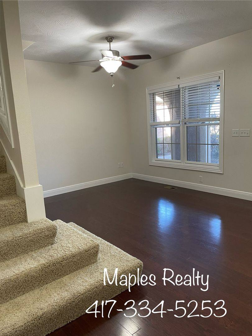 House for rent at 123 N Tuscany Dr, Hollister, MO 65672