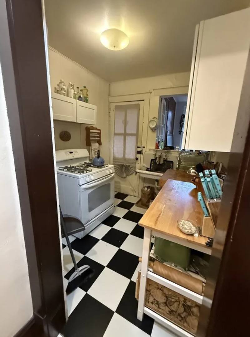 Apartment for rent at 709 W Nevada St, Urbana, IL 61801