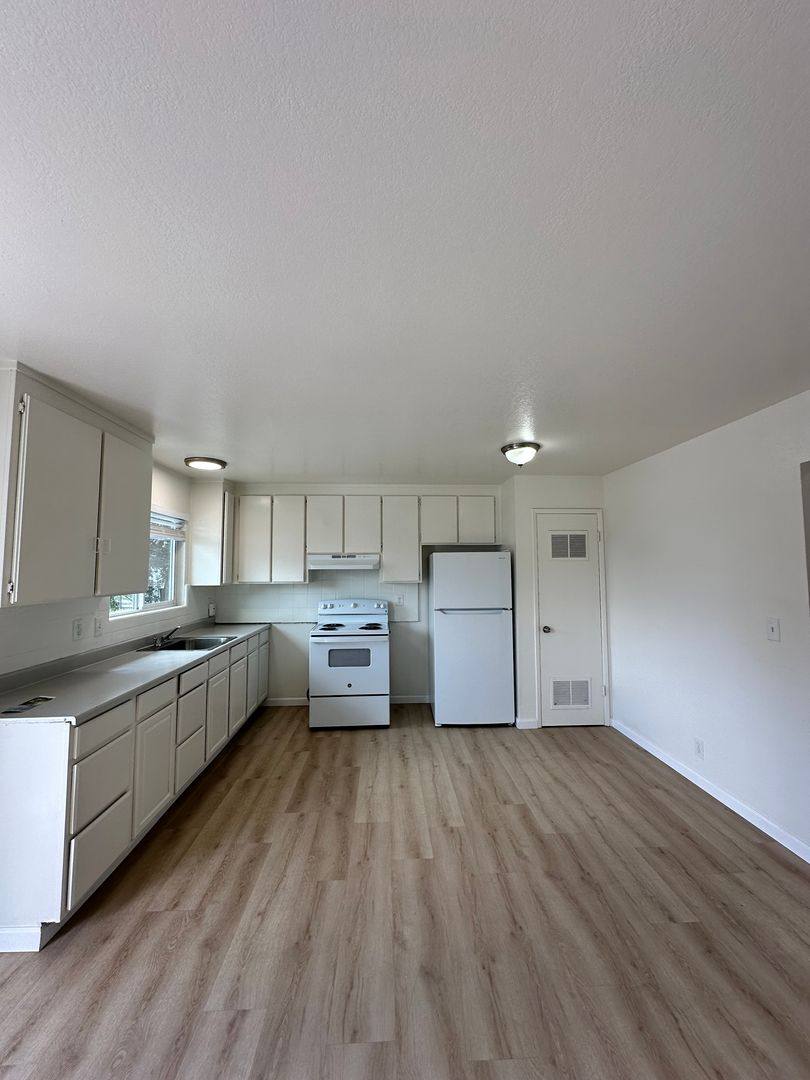 Apartment for rent at 590 Stoney Court, Gilroy, CA 95020