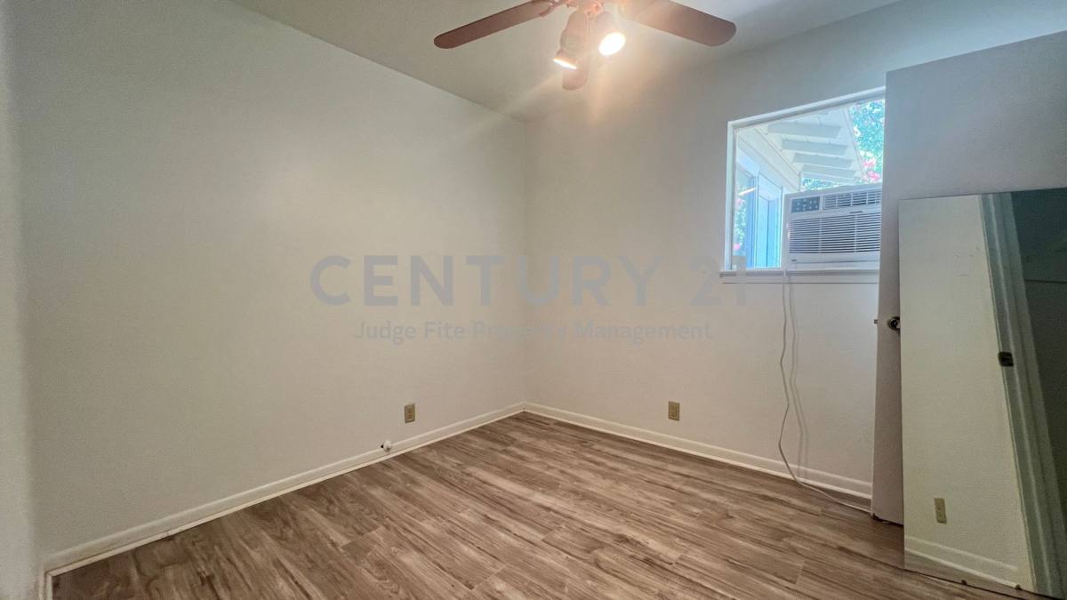 House for rent at 5429 Farnsworth Ave, Fort Worth, TX 76107