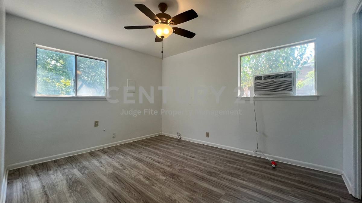 House for rent at 5429 Farnsworth Ave, Fort Worth, TX 76107