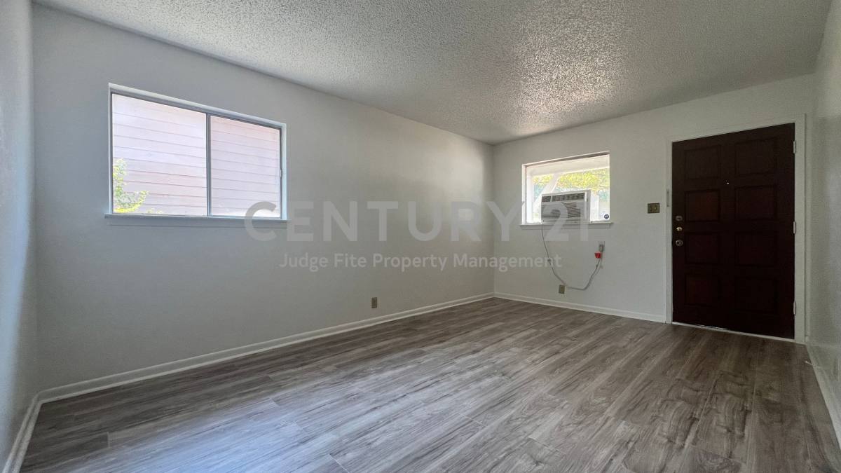 House for rent at 5429 Farnsworth Ave, Fort Worth, TX 76107
