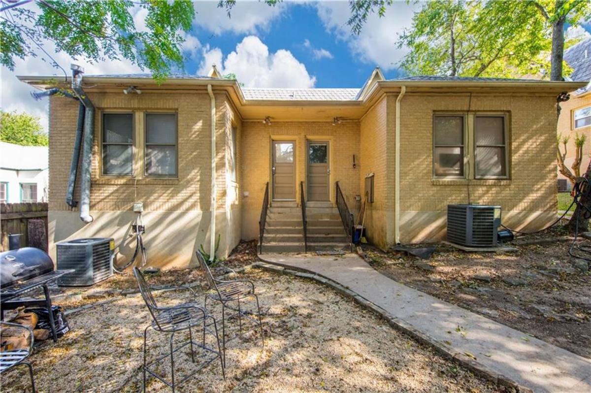 Townhouse for rent at 405 E 32nd St #B, Austin, TX 78705