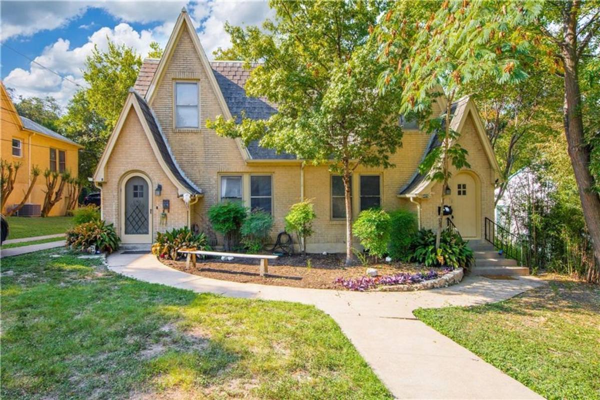 Townhouse for rent at 405 E 32nd St #B, Austin, TX 78705