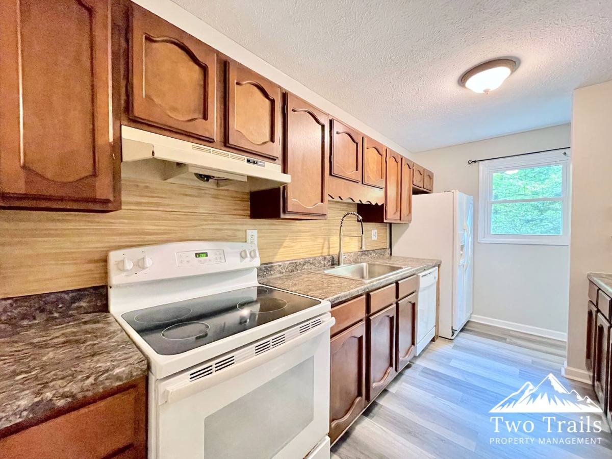 Apartment for rent at 555 Finley Cove Rd, Hendersonville, NC 28739