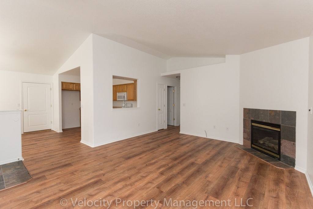 House for rent at 2505 NE 7th Lane, Redmond, OR 97756