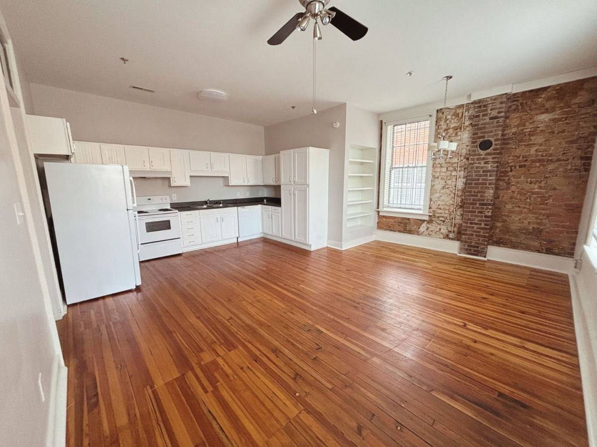 Apartment for rent at 206 S Garnett St, Henderson, NC 27536