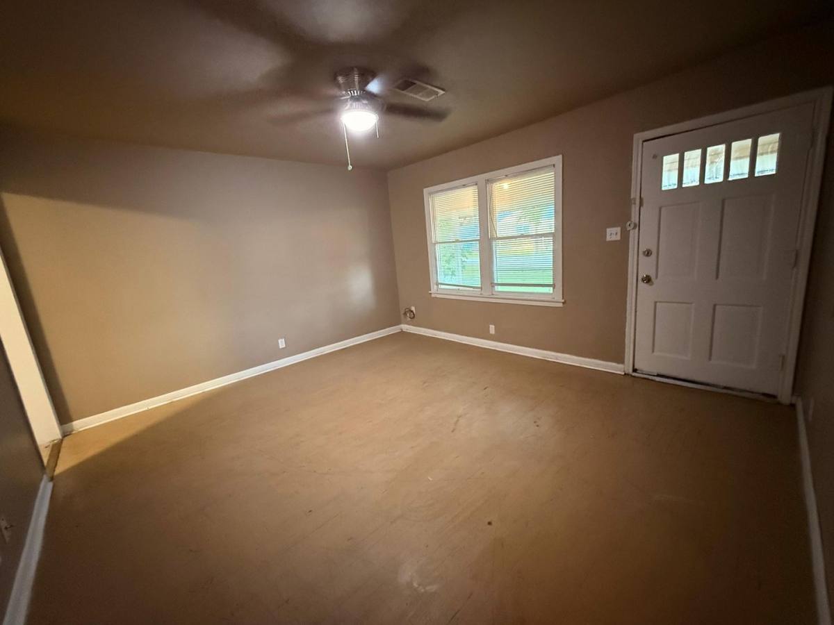 Apartment for rent at 3431 Canal Ave, Groves, TX 77619