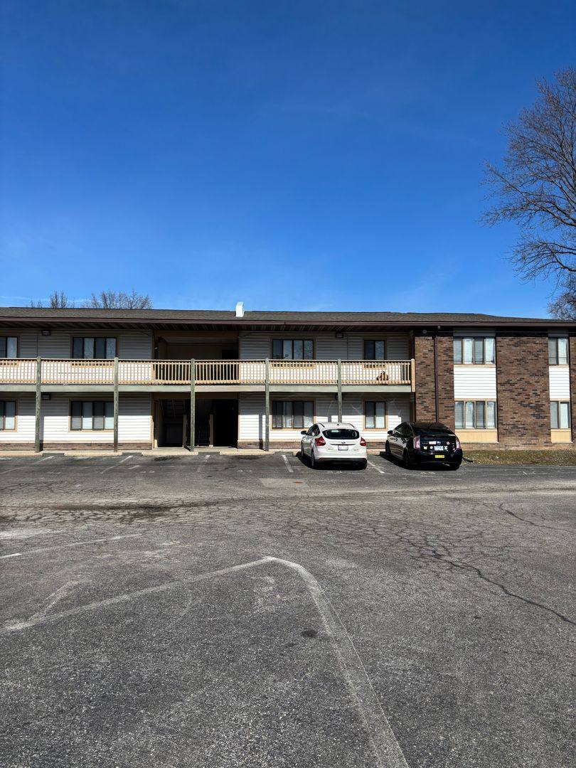 Apartment for rent at 104 N 27th St, Belleville, IL 62226