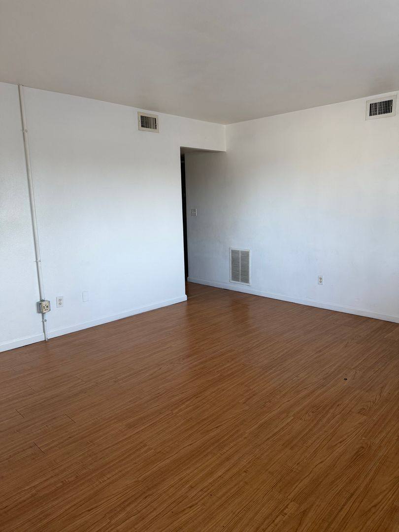 Apartment for rent at 104 N 27th St, Belleville, IL 62226