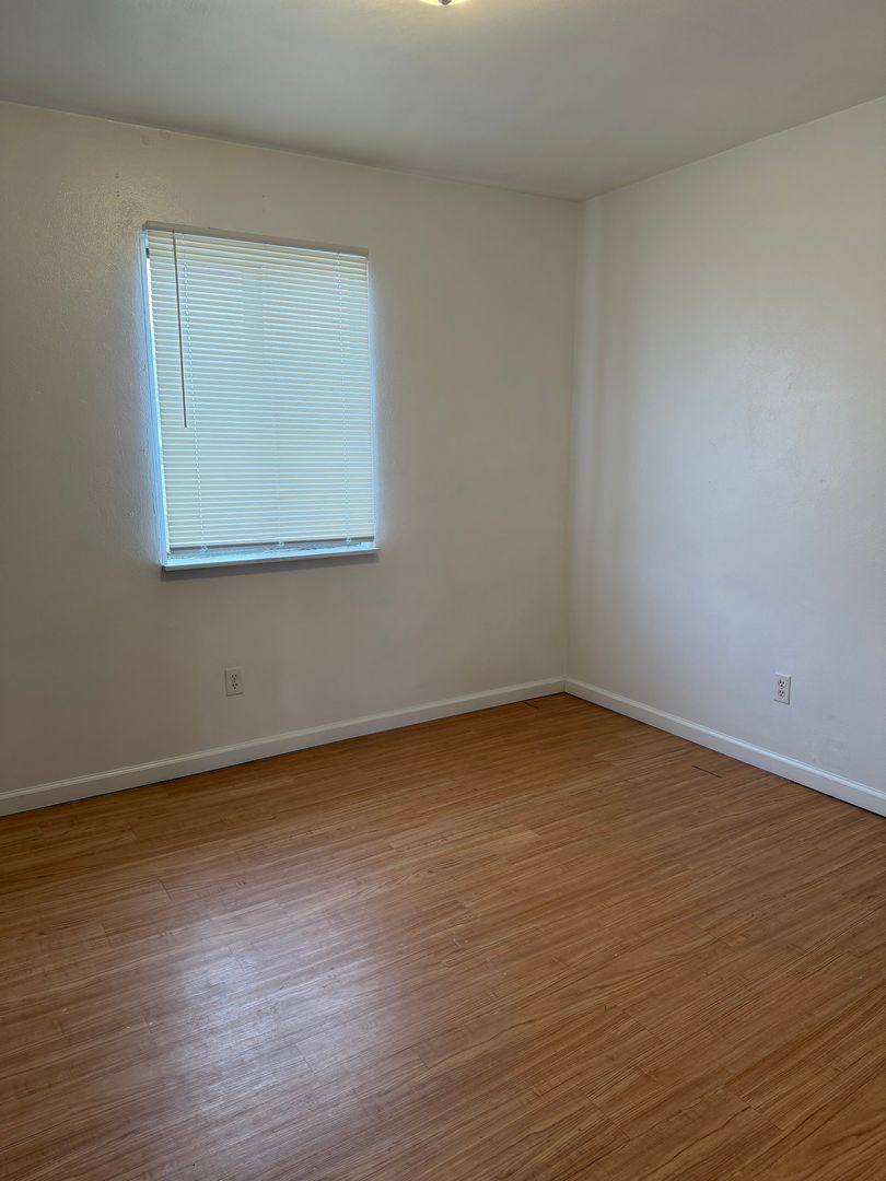 Apartment for rent at 104 N 27th St, Belleville, IL 62226