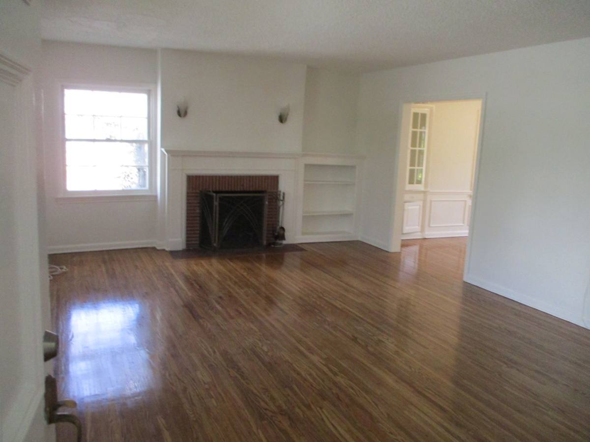 Apartment for rent at 1000-1004 Tiverton Ave 10844-52 Weyburn, Los Angeles, CA 90024