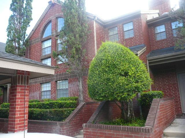 Condo for rent at 7930 Roanoke Run, San Antonio, TX 78240