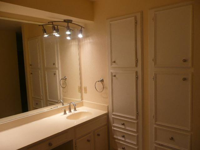 Condo for rent at 7930 Roanoke Run, San Antonio, TX 78240