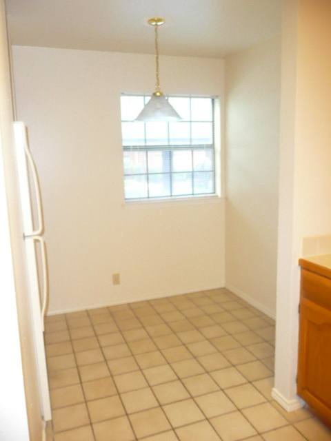 Condo for rent at 7930 Roanoke Run, San Antonio, TX 78240