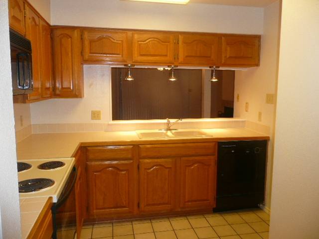 Condo for rent at 7930 Roanoke Run, San Antonio, TX 78240