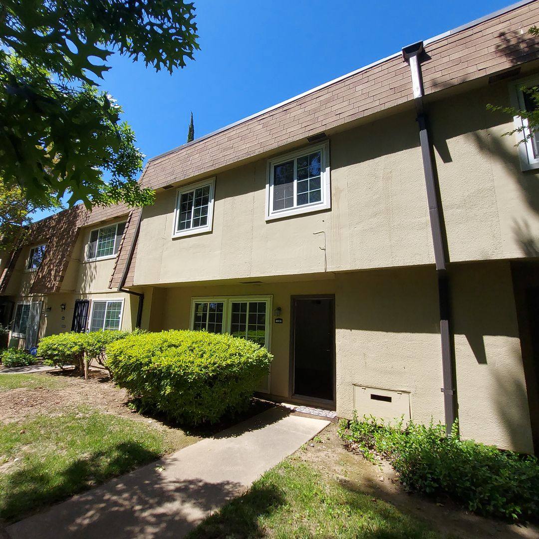 Condo for rent at 8883 Salmon Falls Dr, Sacramento, CA 95826