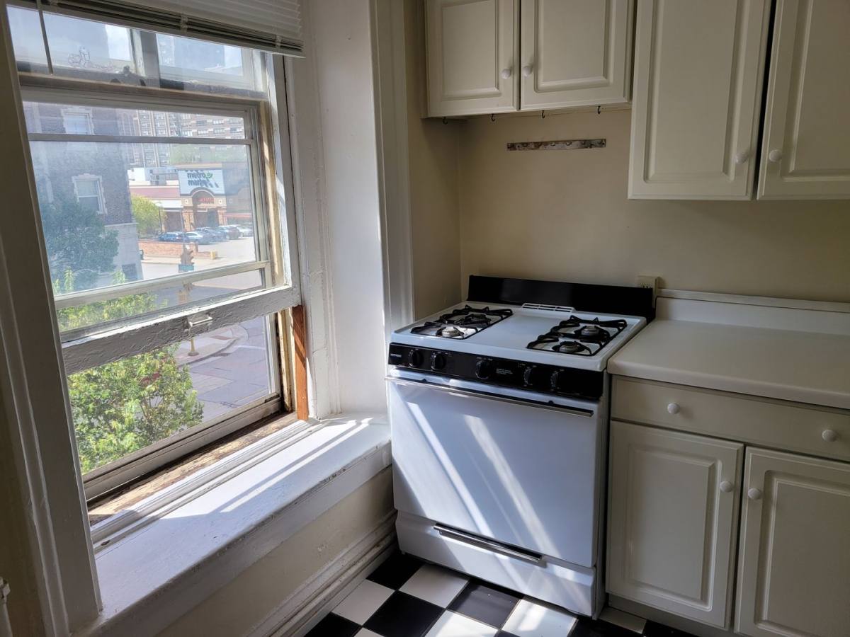 Apartment for rent at 706-08 E Juneau Ave, Milwaukee, WI 53202