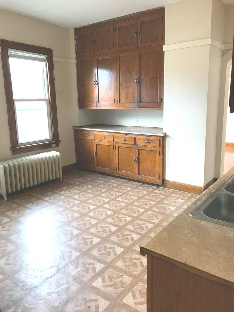 Apartment for rent at 421-425 W Washington St, Milwaukee, WI 53204