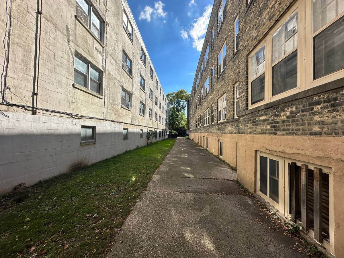 Apartment for rent at 1020 E Lyon St, Milwaukee, WI 53202