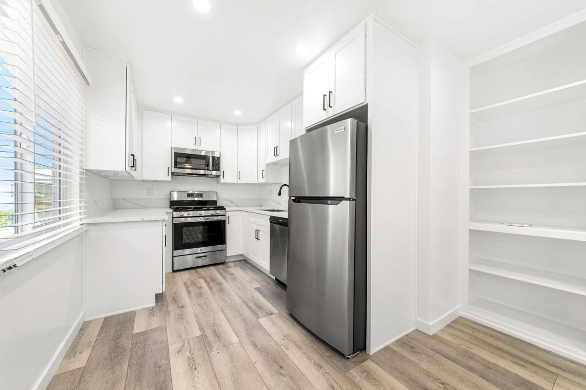 Apartment for rent at 1961 S Garth Ave, Los Angeles, CA 90034