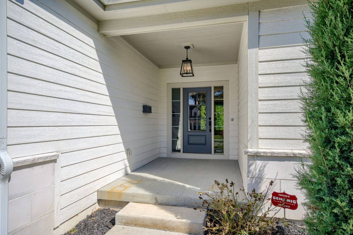 House for rent at 4620 W 70th St, Prairie Village, KS 66208