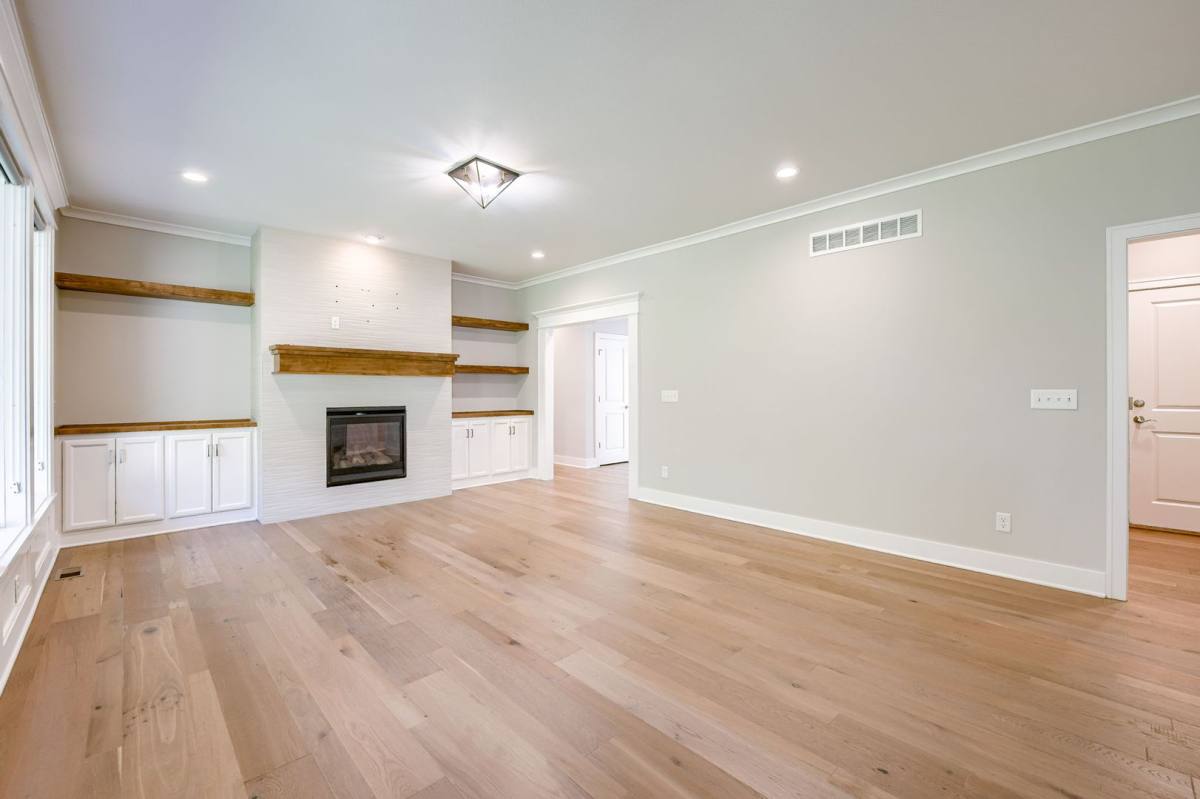 House for rent at 4620 W 70th St, Prairie Village, KS 66208