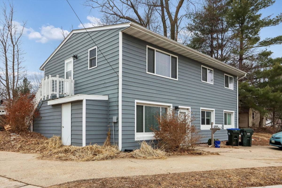 House for rent at 1928 F St, Iowa City, IA 52240