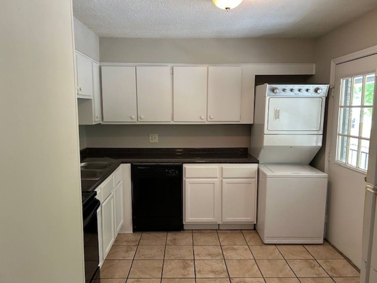 Apartment for rent at 6795 Blocker St, Olive Branch, MS 38654