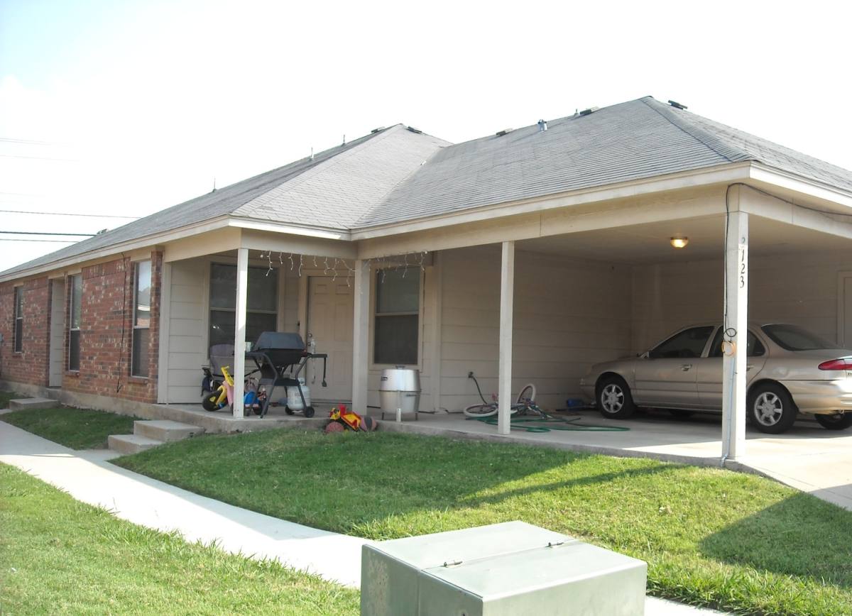 Apartment for rent at 2121-2123 Ragland, Mansfield, TX 76063