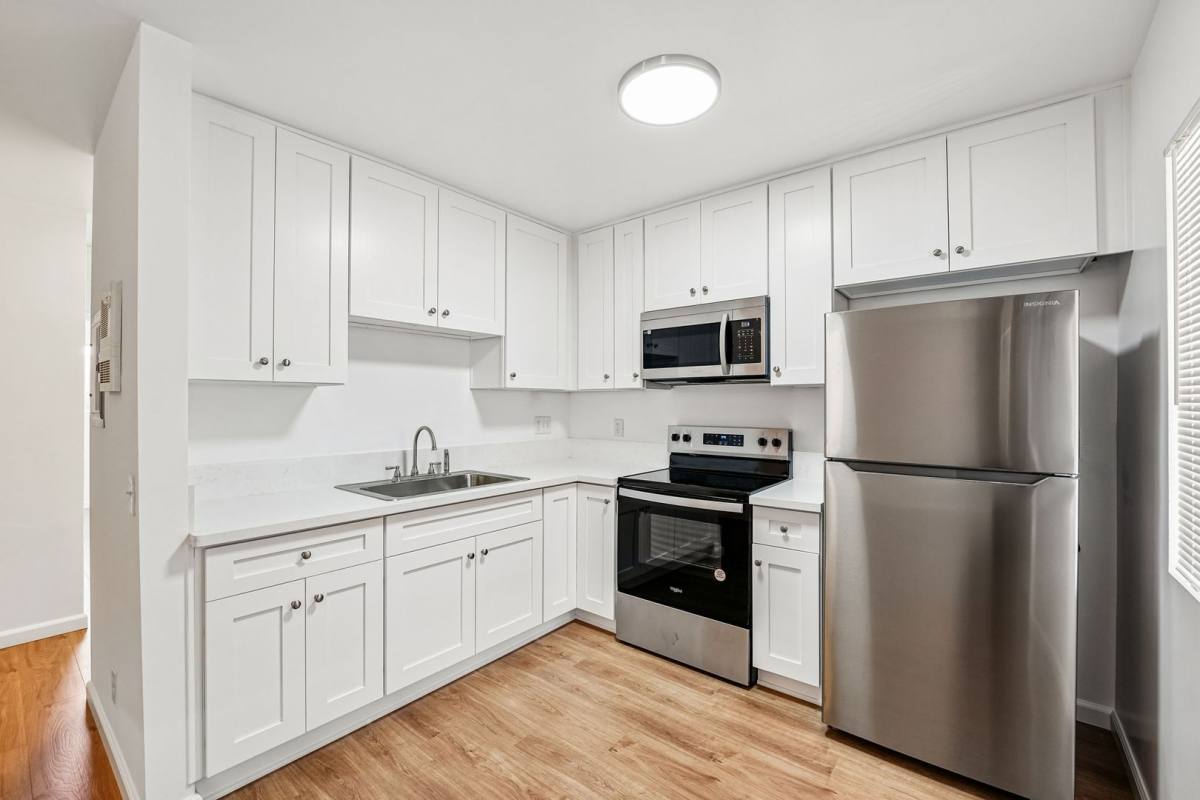 Apartment for rent at 991 W Blaine St, Riverside, CA 92507