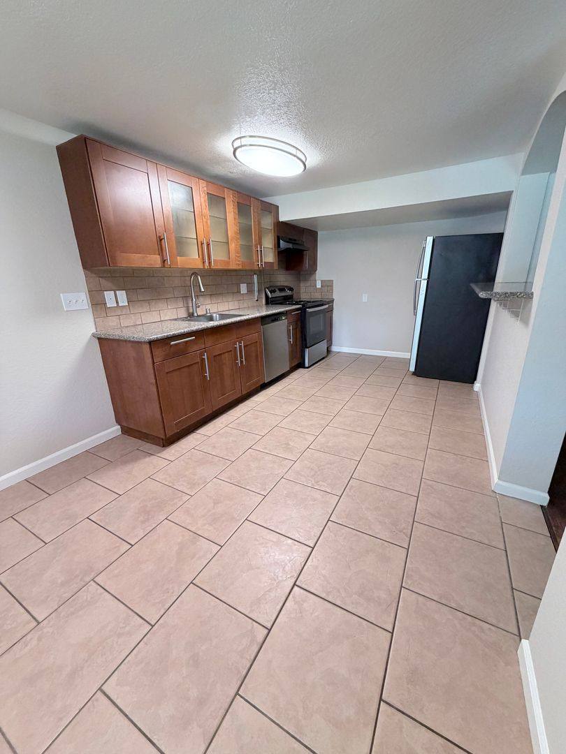 Apartment for rent at 5909-6001 Country Lane, Citrus Heights, CA 95621