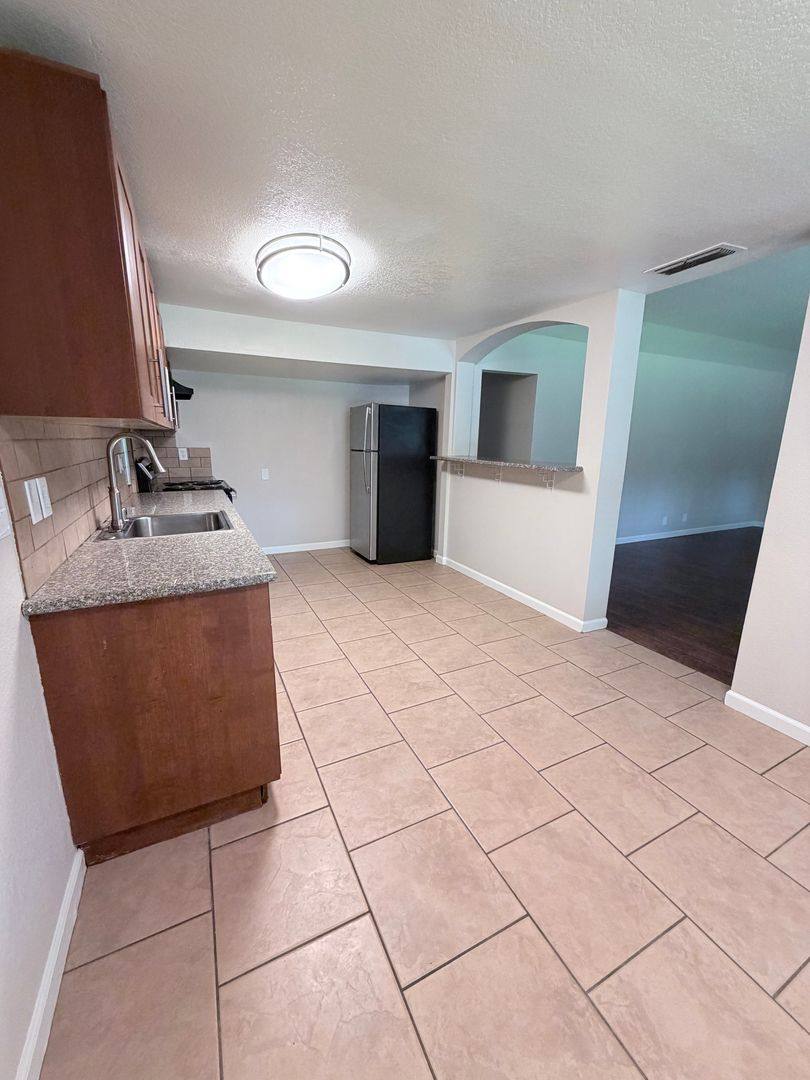 Apartment for rent at 5909-6001 Country Lane, Citrus Heights, CA 95621