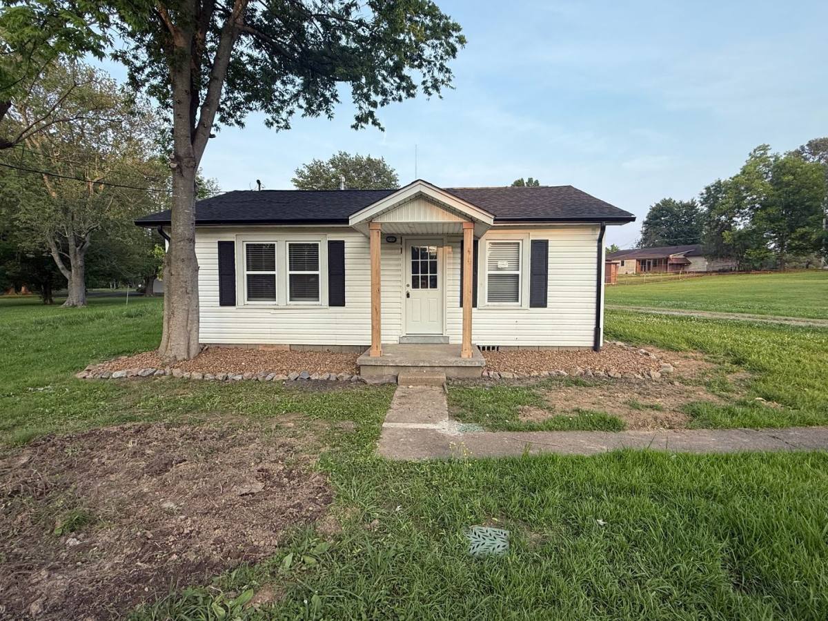 House for rent at 3810 Old Mayfield Rd, Paducah, KY 42003
