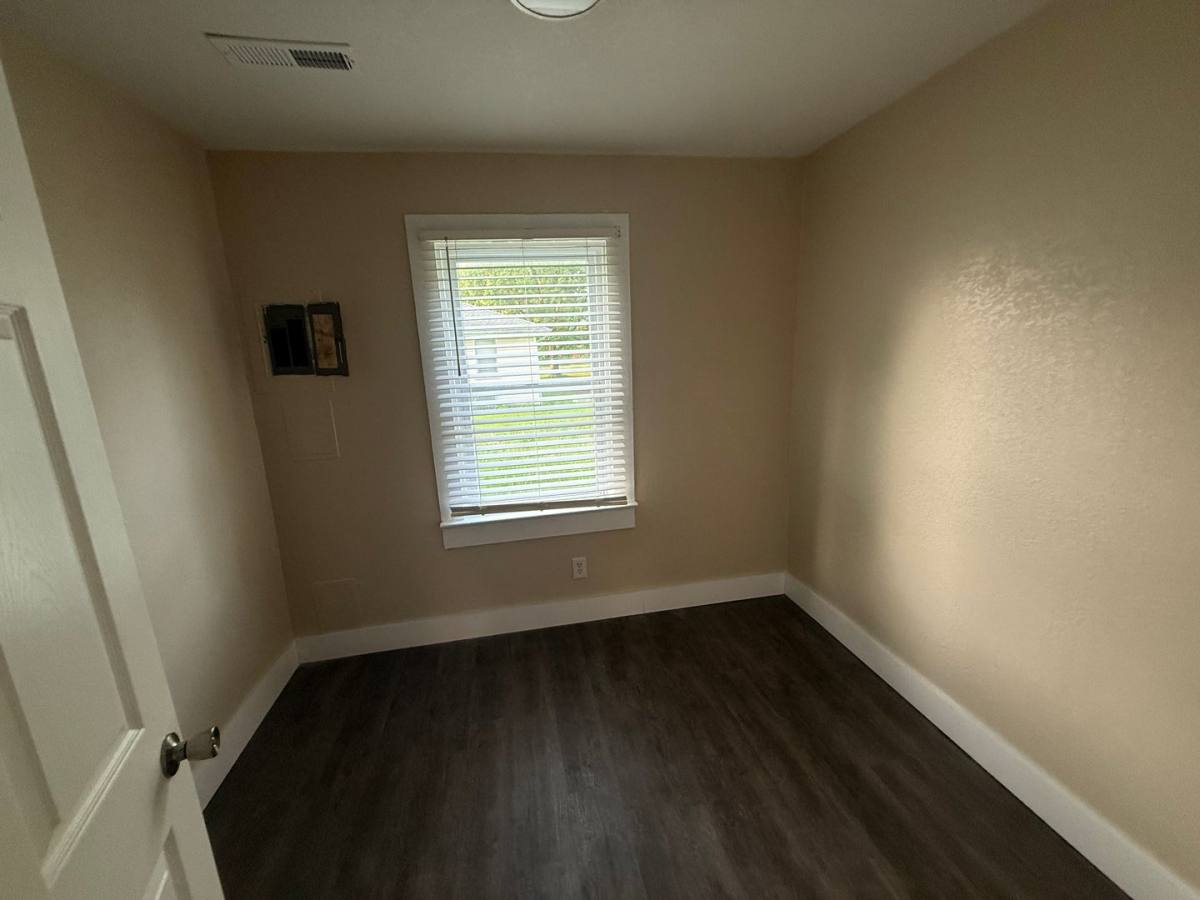 House for rent at 3810 Old Mayfield Rd, Paducah, KY 42003