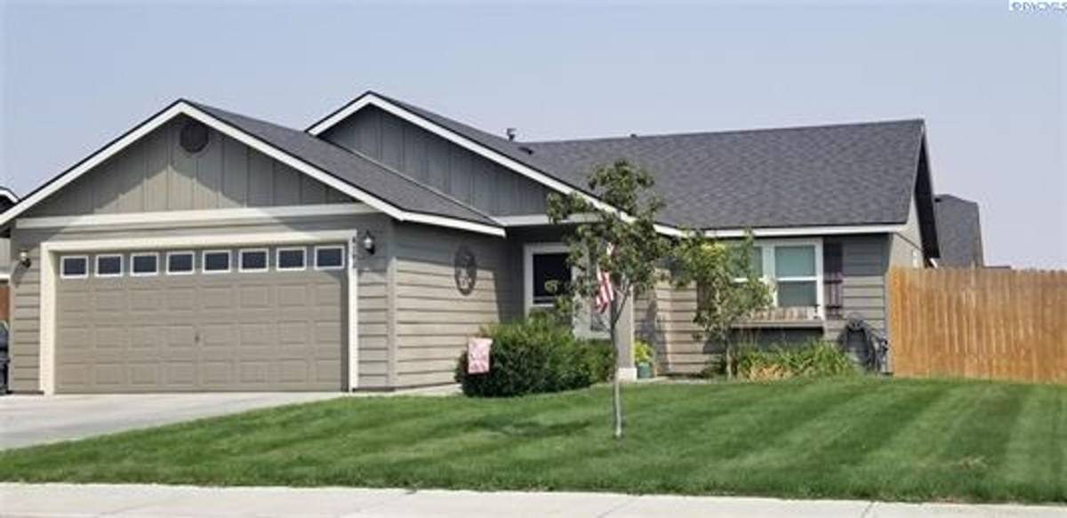 House for rent at 6103 Maryhill Lane, Pasco, WA 99301