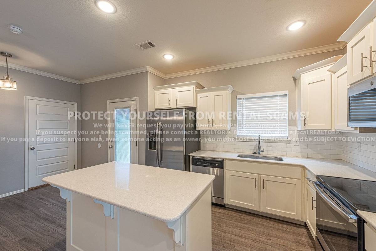 House for rent at 1286 N Corsica Dr, Fayetteville, AR 72704
