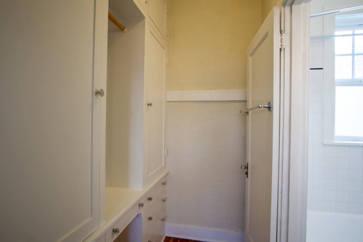 Apartment for rent at 1034 NW 21st Ave, Portland, OR 97209
