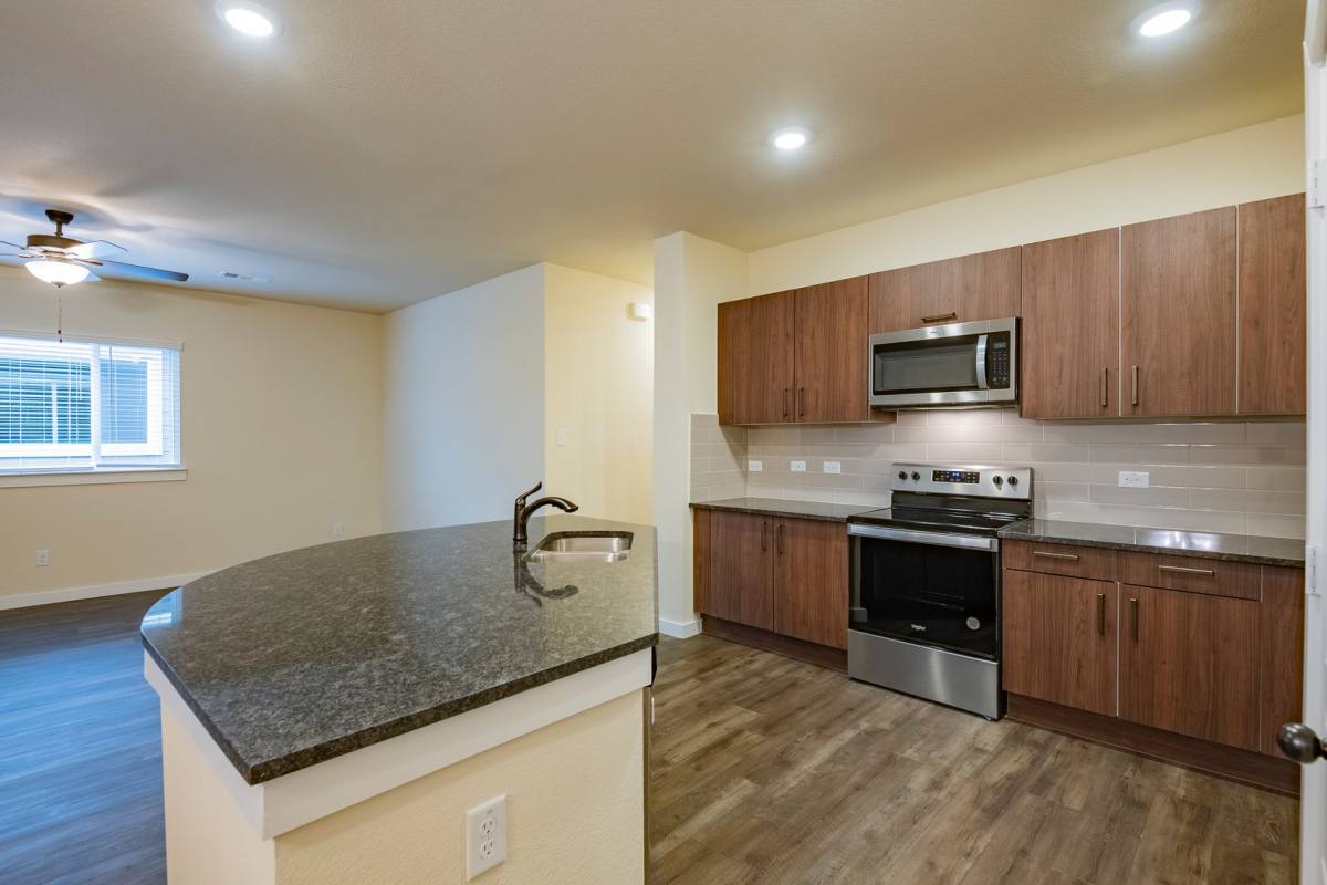 Townhouse for rent at 604 Wheatfield Dr, Venus, TX 76084