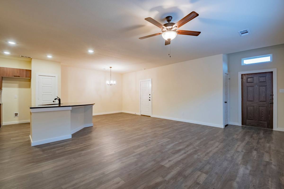 Townhouse for rent at 604 Wheatfield Dr, Venus, TX 76084
