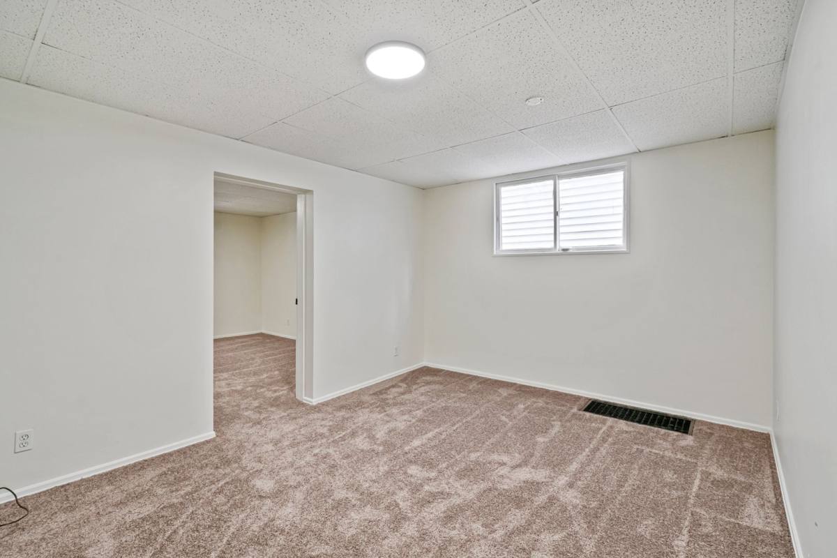 Apartment for rent at 641 6th St, Pitcairn, PA 15140