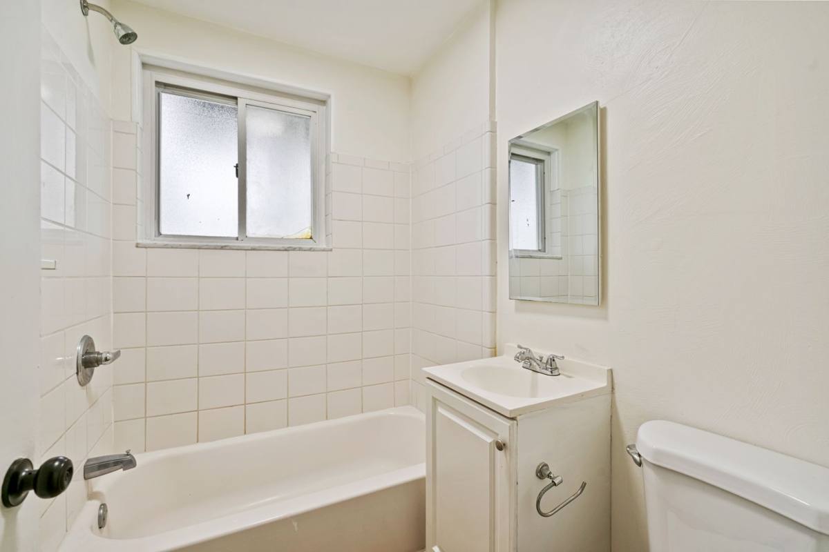 Apartment for rent at 641 6th St, Pitcairn, PA 15140