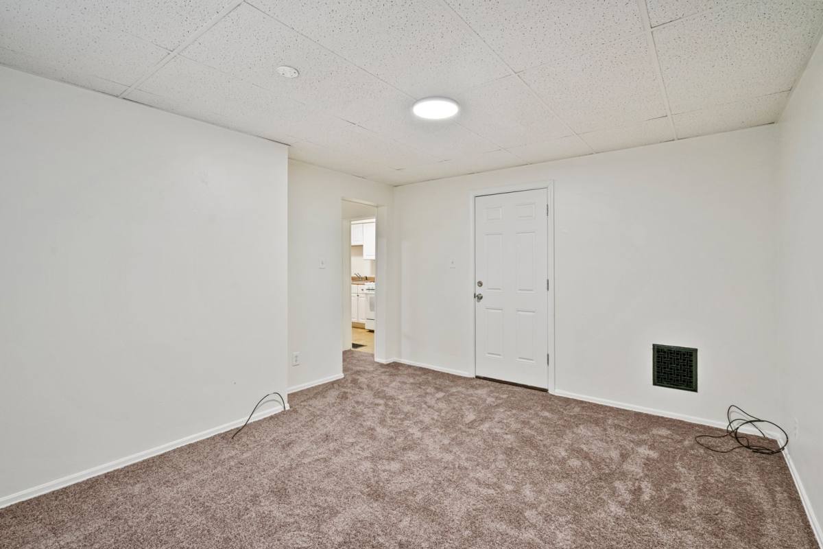 Apartment for rent at 641 6th St, Pitcairn, PA 15140