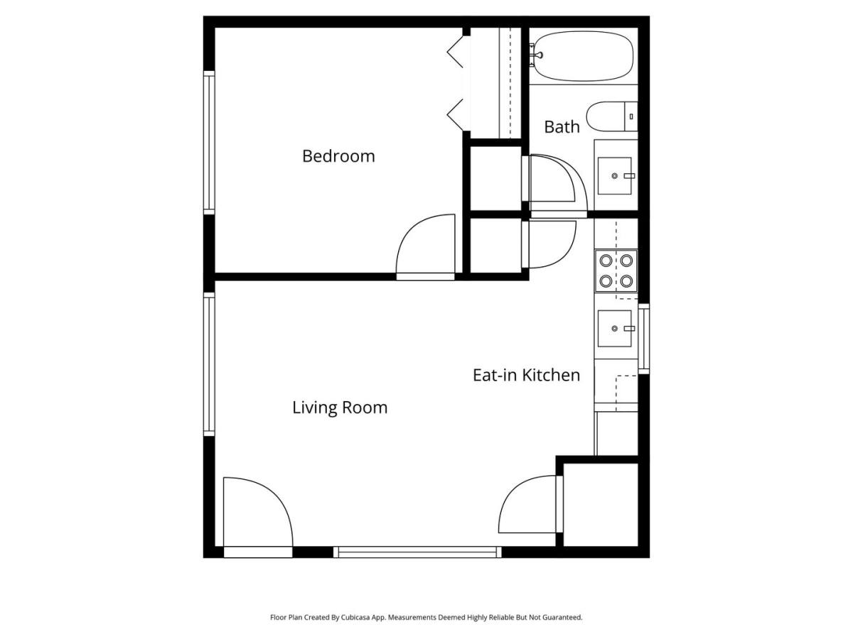 Townhouse for rent at 912 E Henry St, Savannah, GA 31401