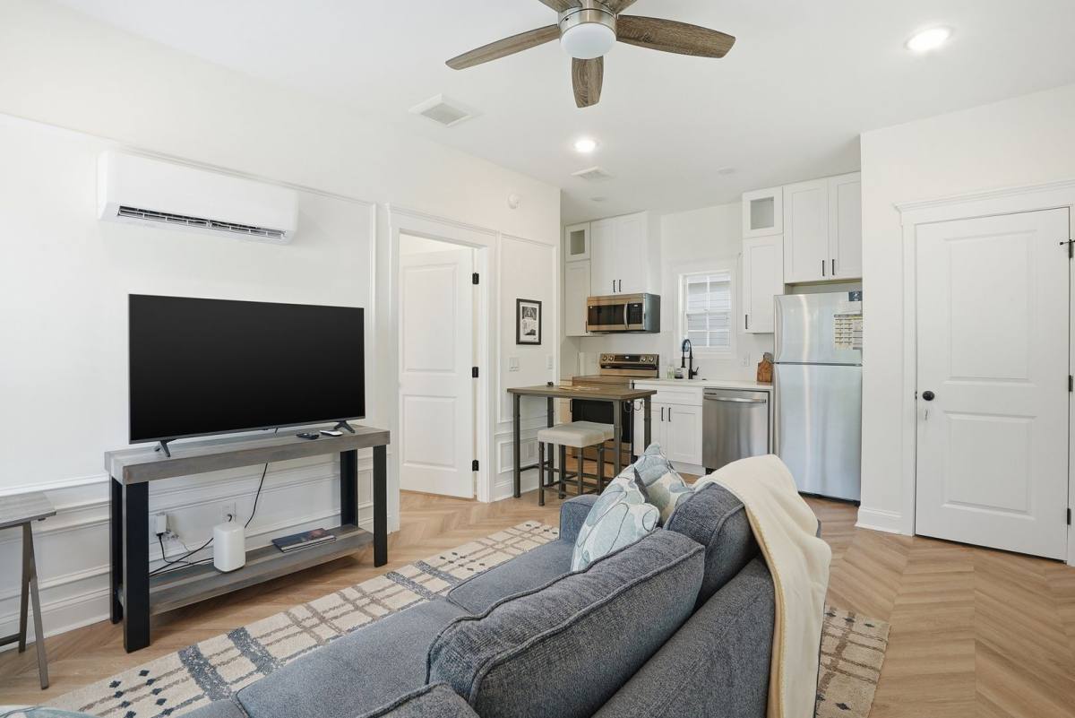 Townhouse for rent at 912 E Henry St, Savannah, GA 31401