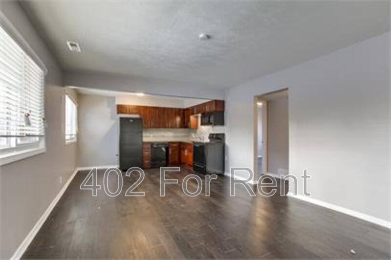 Apartment for rent at 1410 1412 N 45th St #5, Omaha, NE 68132