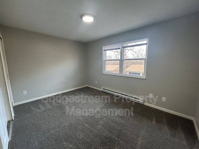 Apartment for rent at 481 N Broadway St #8, Dayton, OH 45426